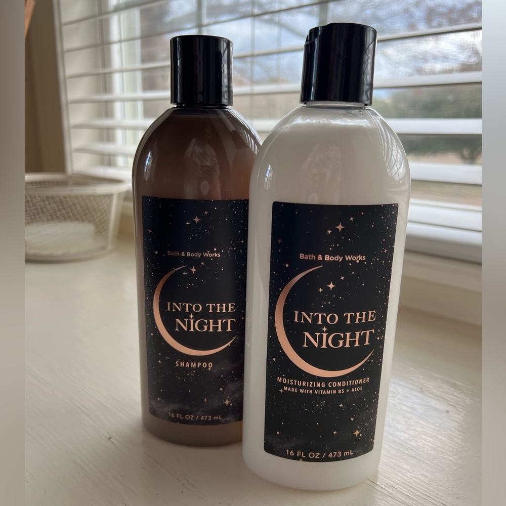 Bath & Body Works Shampoo & Conditioner.